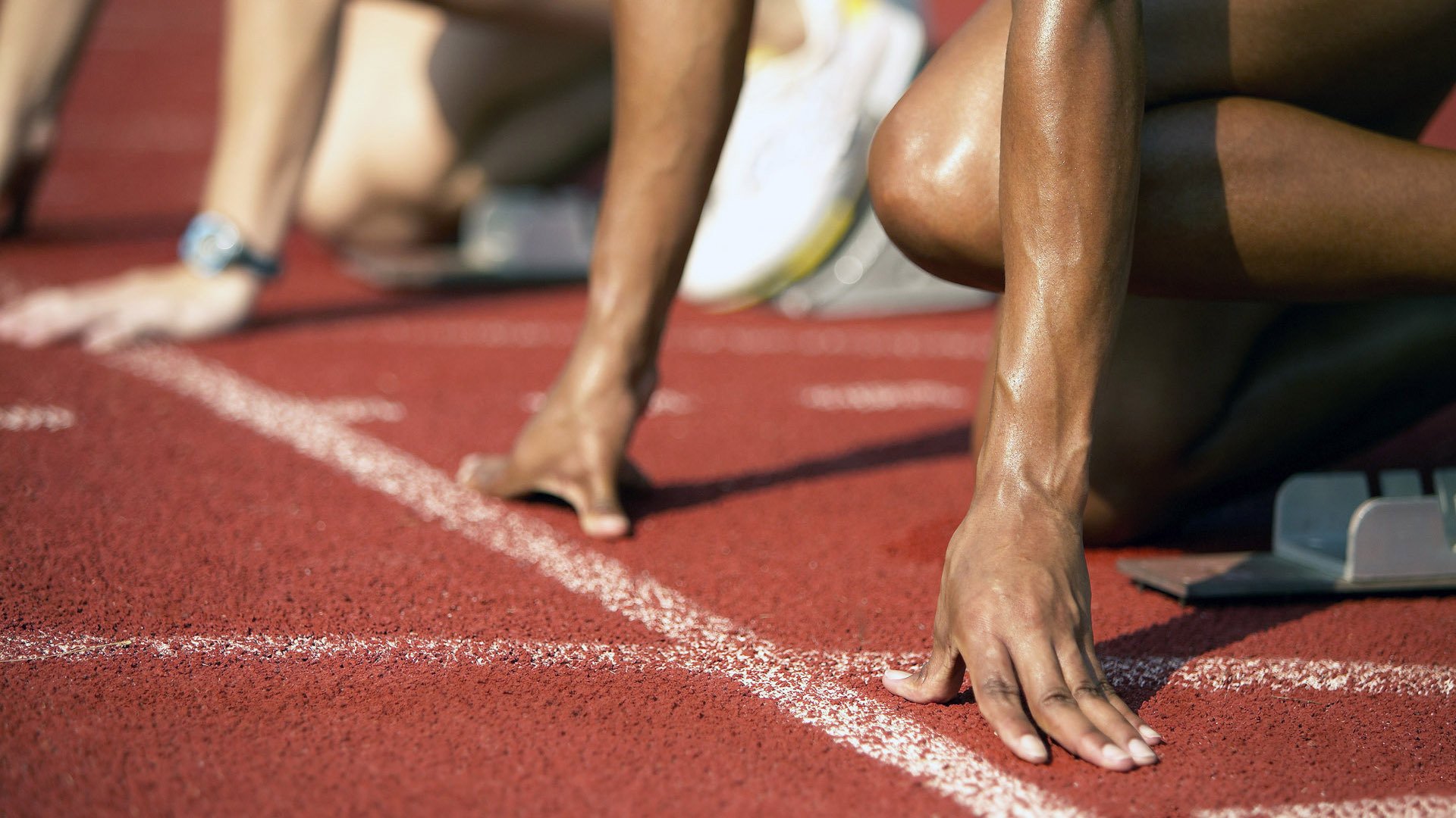 开云体育app-喧哗与静默,当主场成为一场魔咒的辩证