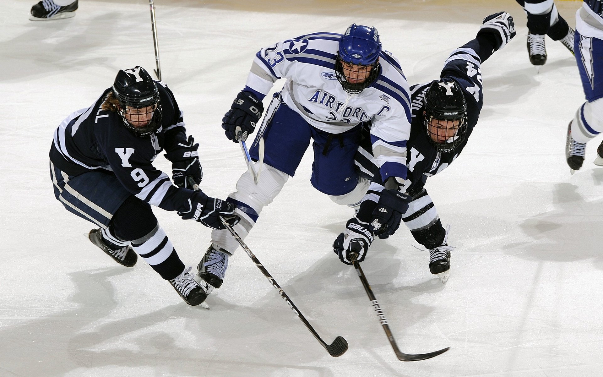 开云体育登录-同一夜，他们为世界写下两种传奇，绝杀火焰与百年基石